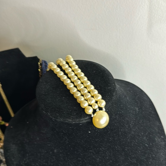 Chanel Vibes-NANAS PERSONAL vintage pearl Bracelet - Picture 1 of 1